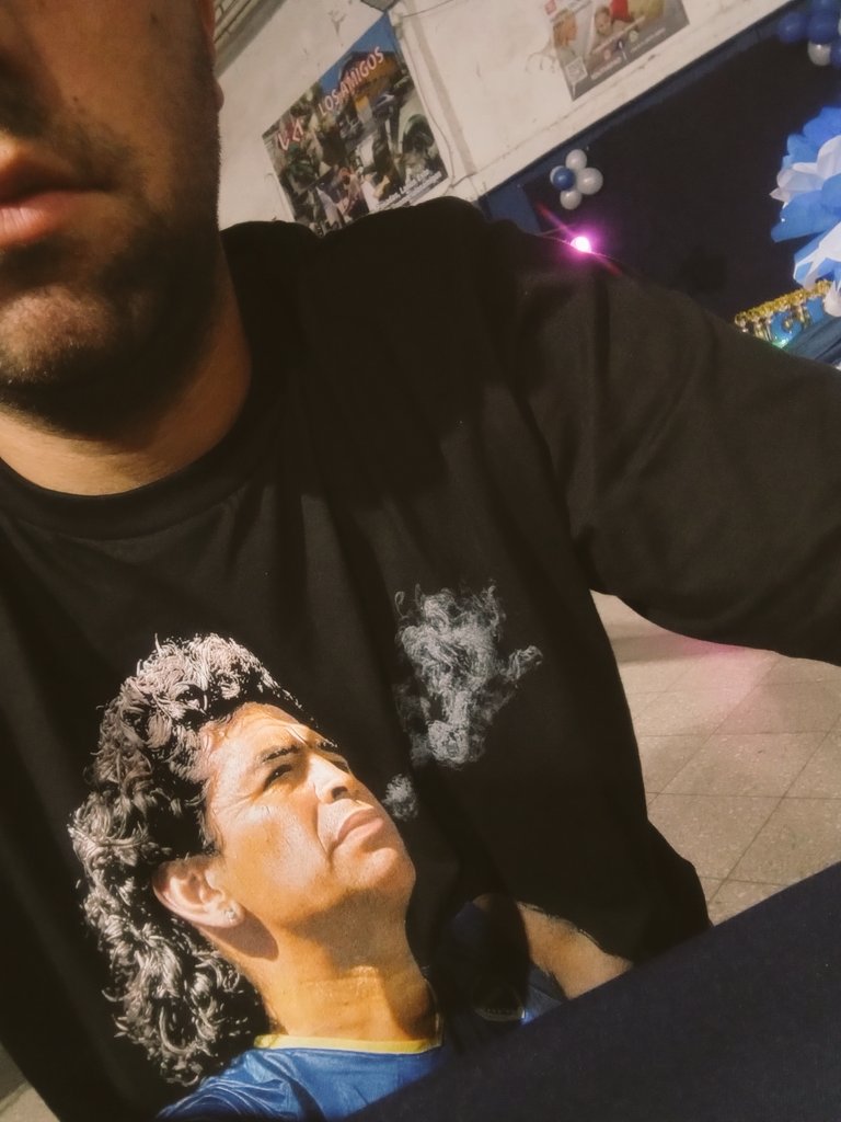 nicolasmuscari's tweet photo. Mama, no sabe por que me late el corazón?..🎶
Mama, no sabe por que me late el corazón?..🎸
Y sabe porque es
Enamorado estoy..🎶
Ho visto Maradona
#ahijado #inti #futbol #trofeos #despedidadeaño #clubguido #lanuseste https://t.co/Ydu1ARQmlX