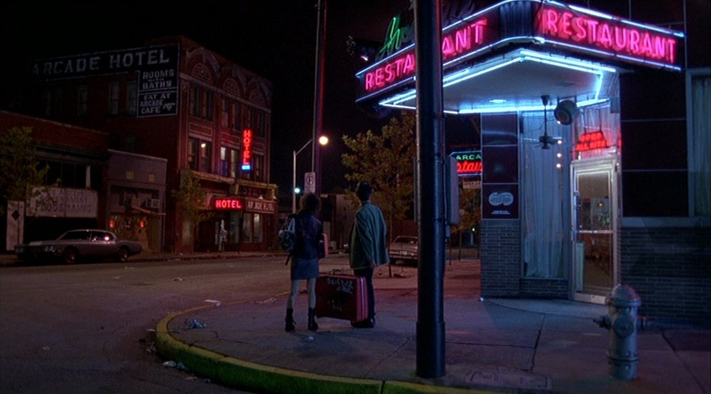 Saw Mystery Train (dir. Jim Jarmusch, 1989) tonight in an almost empty movie theater. Whoever is in charge of the programming, i love you ✨️