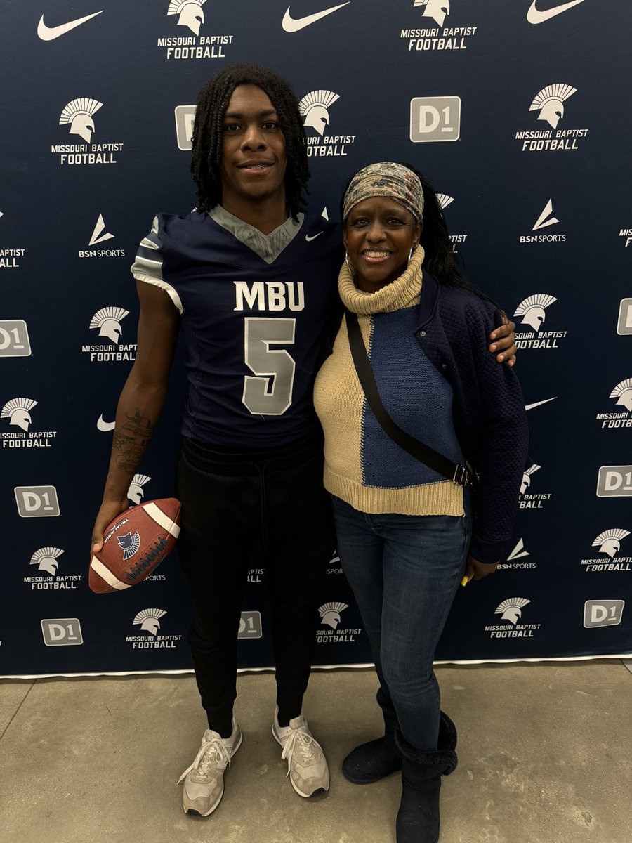 After a great visit and talk with <a href="/KennyThomason57/">Kenny Thomason</a> I’m blessed to receive my first offer from the university of Missouri Baptist! <a href="/OFHSfootball/">Eagles Football</a> <a href="/kgroves20/">Kollin Groves</a> <a href="/MBUFootball/">Missouri Baptist Football</a>