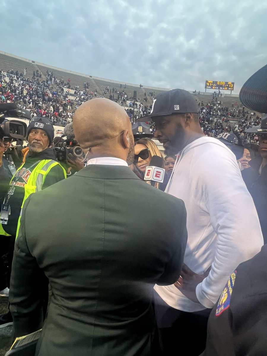 WiltonReports's tweet photo. Coach T.C. Taylor moments after the Tigers’ 41-13 victory against Southern in the #SWAC Championship game.
#SWACChampionship
#JacksonStatevsSouthern https://t.co/vnjrLv5PEh
