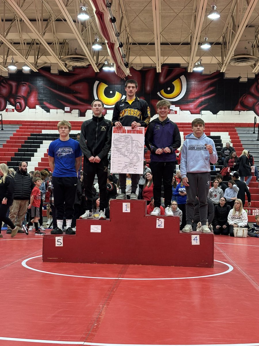TuckerWeber's tweet photo. Congratulations to Bart Mower on his 🥉 at the Dan Hill invitational today!! @GlenwoodRams https://t.co/ejfywJ20G7