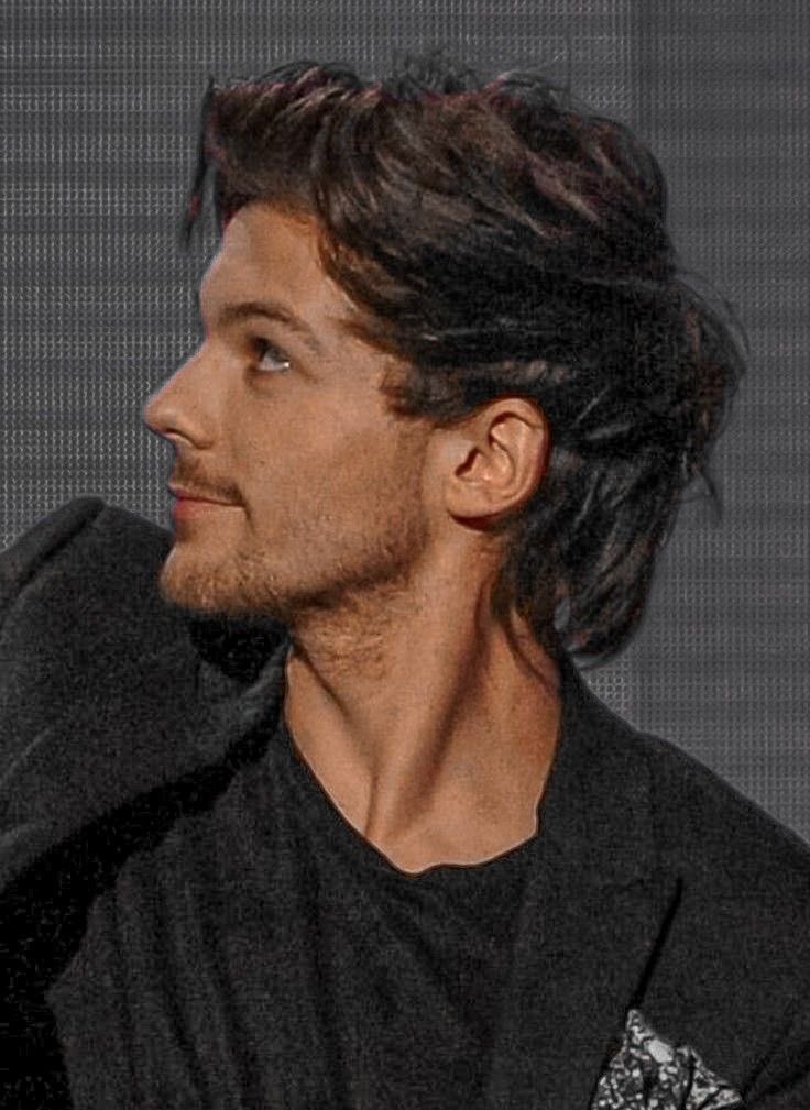 snapback_ash's tweet photo. I can’t believe he’s real https://t.co/InaqK92syh