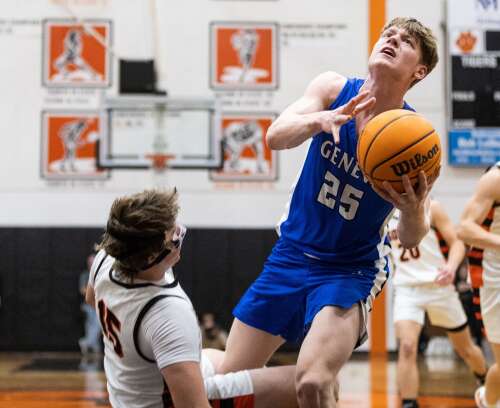 Geneva remembered how its season ended last season at the hands of Wheaton-Warrenville South. dailyherald.com/20241206/boys-…