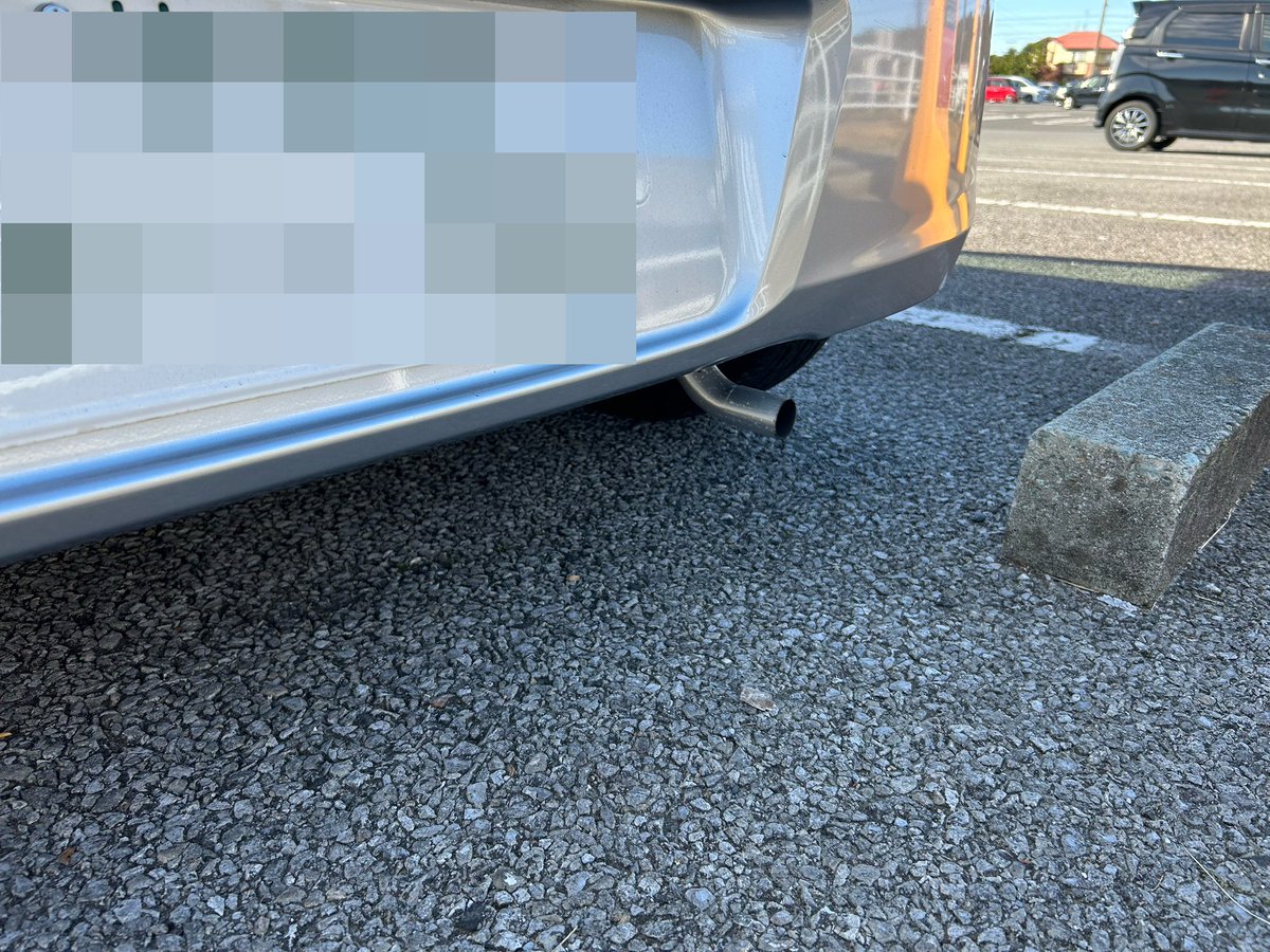 happygarage10's tweet photo. 車検用に使ってる純正マフラーのリヤピースが下向いてて気に入らず、半自動溶接機の練習がてら…

細いパイプしかなくて旧旧規格の2スト軽自動車みたいになってしまった😃

ターボ用純正マフラーが意外に良くてしばらく付けてるかもなので、も少しカッコよくしたい😅
#L285v #ミラ #ライトウェイトFR https://t.co/7GhirYF1Jw