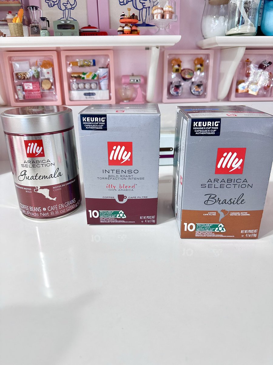 EllalalaHannah's tweet photo. 今年のブラックフライデーは小さなものをちょこちょこと😆
illyのコーヒーカップとエスプレッソカップのセット☕️
ソーサーがコーヒーもエスプレッソも同じだった😆
それとKcupのカプセルとコーヒー豆。
#illy
#kcups
#キューリグ https://t.co/ZS7OZcg0gY