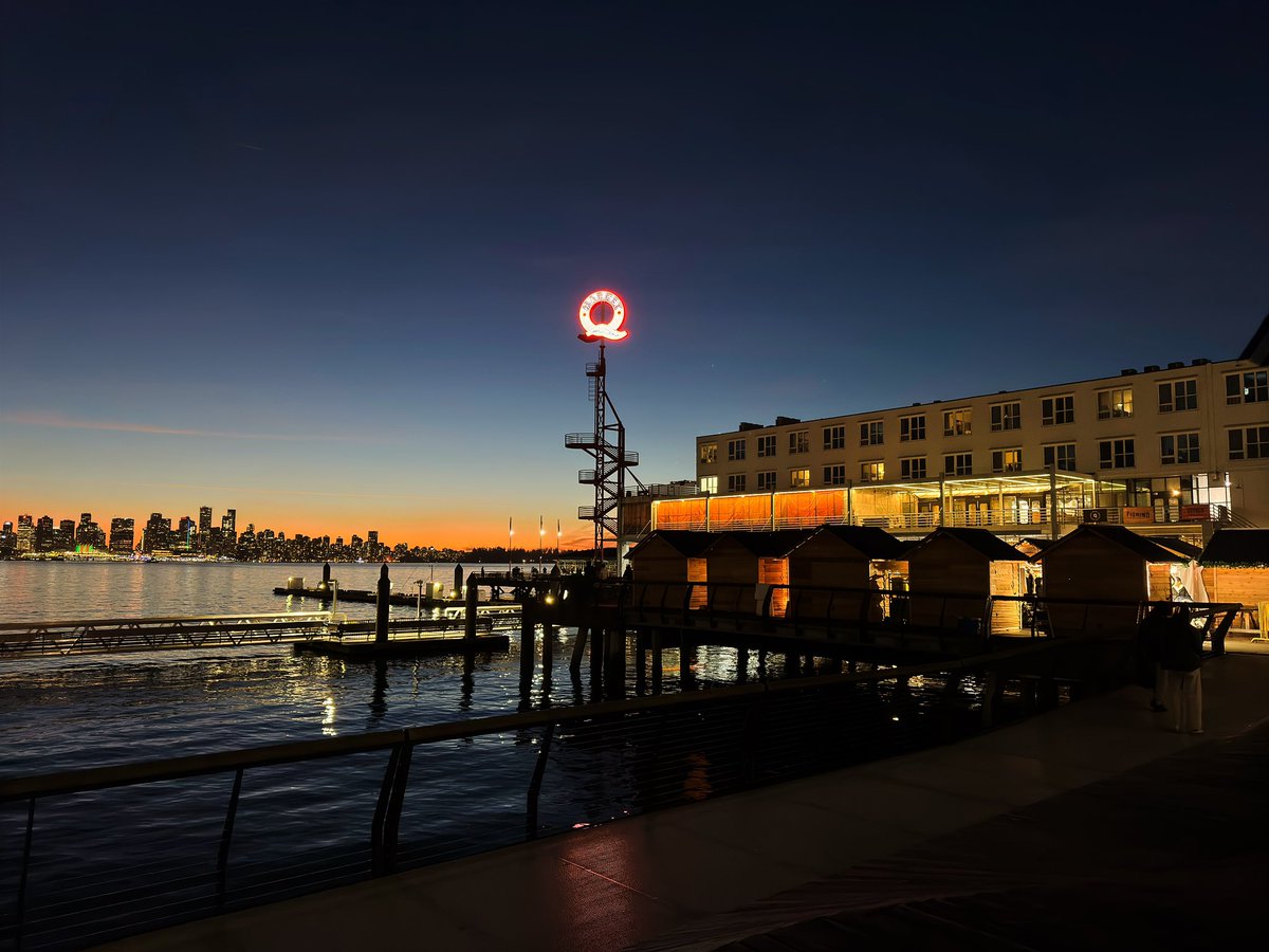faroukrm's tweet photo. Vancouver from Lonsdale Quay 

#vancouver #canada #britishcolumbia #waterfront #city #cityview #sunset #iphone #skyline #nightphotography #sunset #dusk https://t.co/voMoVwanlw