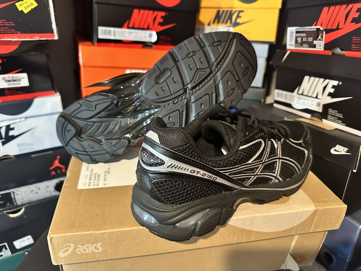 OGBOBEATSTV's tweet photo. DONT MISS OUT: ASICS GY-2160 BLACK PURE SILVER #sneakers #asicsgel #kaya... https://t.co/iIooMJhKJ7 via @YouTube

ASIC GT-2160 BLACK/PURE SILVER 

#sneakersaturday #kicks #KOTD https://t.co/V9Jhk7Wlgu