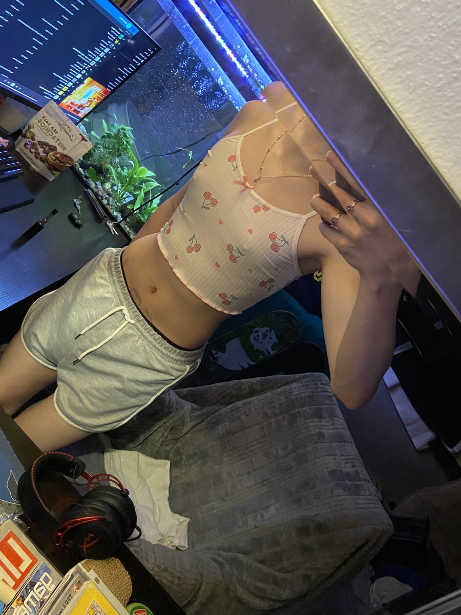 FemfeetAshley's tweet photo. Day 11 โค๏ธgonna do these posts every other day cuz me lazyy
#trans #mtf #shemale #hrt #ts #femme #transtimeline #transexual #traps #transgirl #transfem #tgirl #mommy https://t.co/LP9rIcfejJ