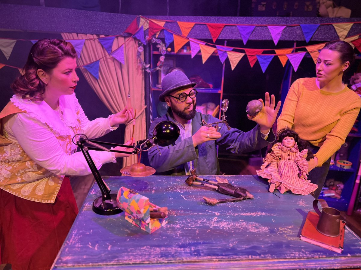 'a masterpiece'
Tales of the Toymender: our Theatre Editor Chris Wallis sees a stellar show at Oldham Library.
northernsoul.me.uk/tales-toymende…
⭐️⭐️⭐️⭐️⭐️
<a href="/OTWOldham/">otwoldham</a> #Oldham <a href="/OldhamCouncil/">Oldham Council</a>