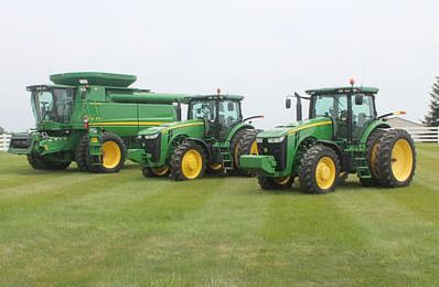 MachineryPete's tweet image. Griffith Farms auction Monday in London, OH by The Wendt Group. Auctioneer Kevin Wendt told me "Pete, this may be cleanest line up of one man's farm machinery I have ever sold in my 40 years." JD 9770 STS w/ 1637 sep. hrs; (2) JD 82825R's, 3363/3675 hrs: bidspotter.com/en-us/auction-…