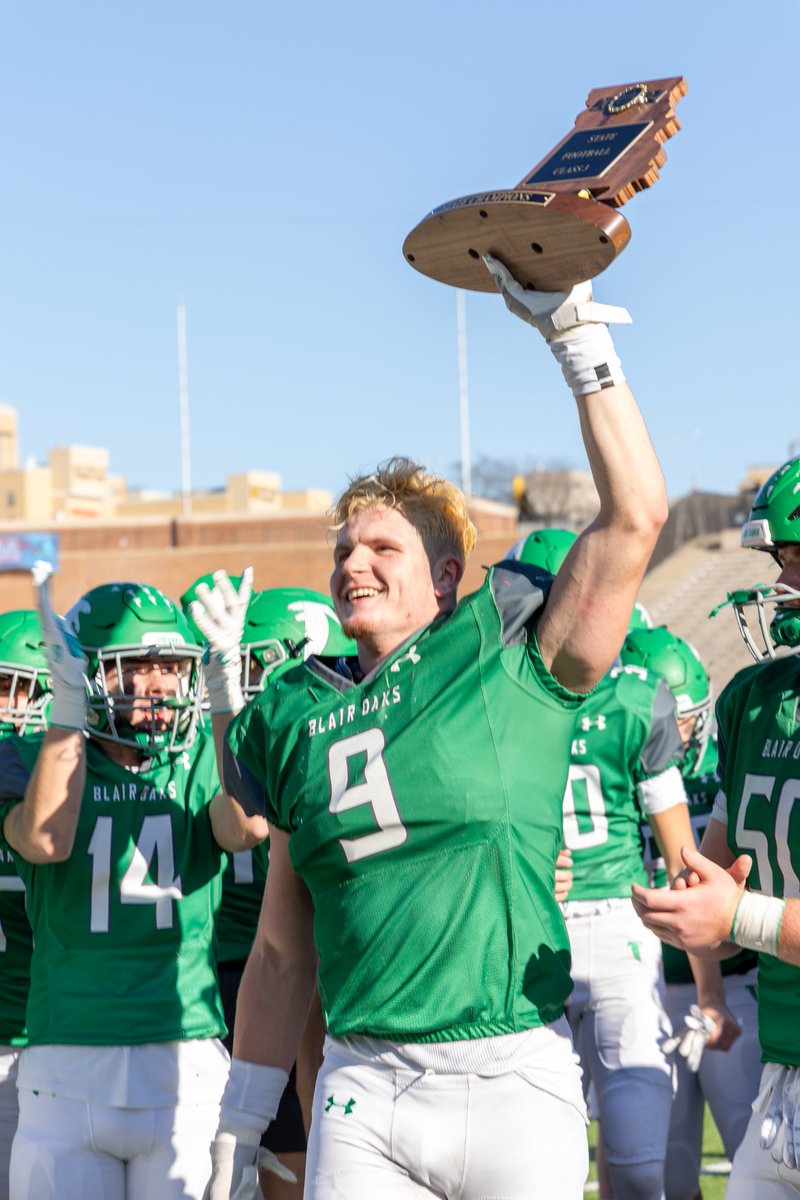 SlickShot17's tweet photo. Witnessed something special

@BlairOaks_1 

#football #state #sportsphotography https://t.co/QFS0WgNa0L