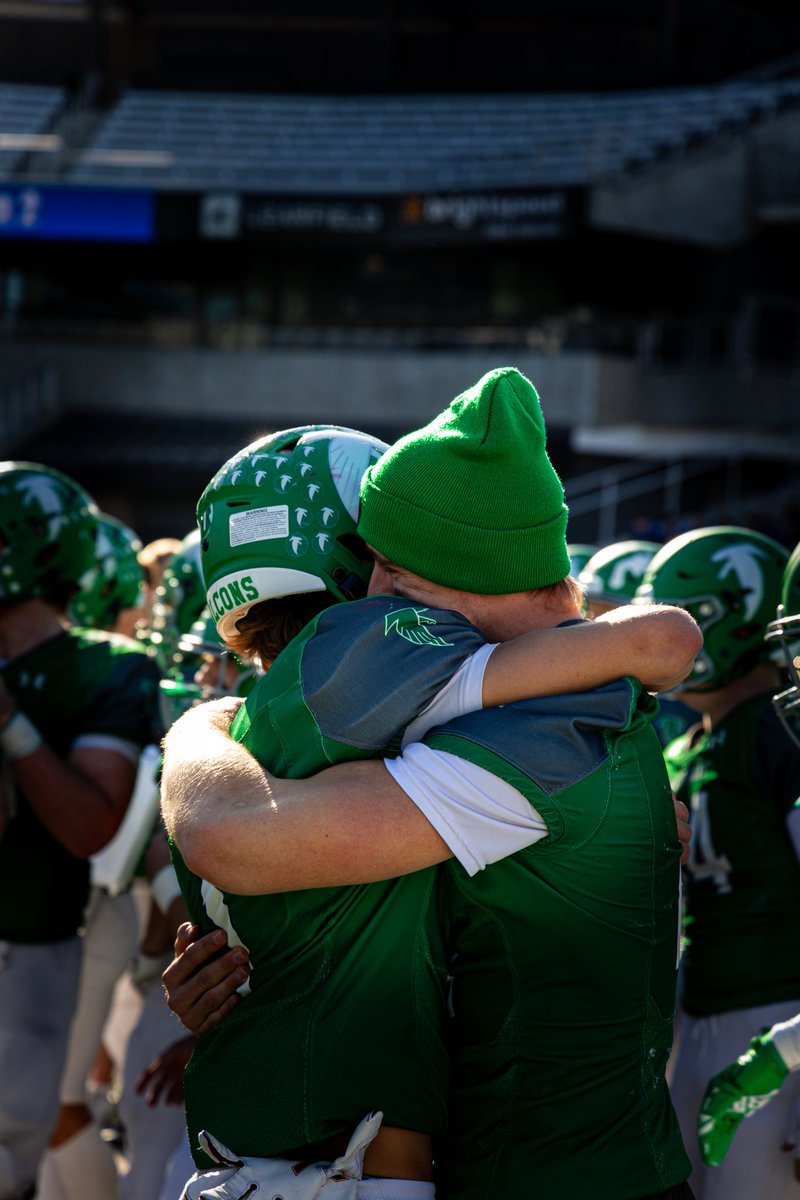 SlickShot17's tweet photo. Witnessed something special

@BlairOaks_1 

#football #state #sportsphotography https://t.co/QFS0WgNa0L