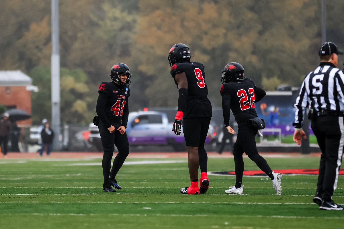 UIWFootball's tweet photo. This is what we do😤

#TheWord | #TakeFlight https://t.co/9TZSEKLgwk