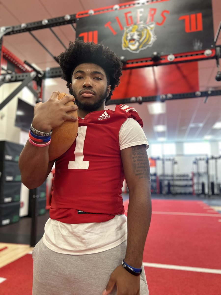 Yurii Collins (@yurii_collins) on Twitter photo #AGTG I’m blessed to receive my 5th offer from <a href="/WittFootball/">Wittenberg Football</a>.
Had an amazing vist, beautiful campus and community.
<a href="/JimCollins_FB/">Jim Collins</a>
<a href="/darnell_ish_99/">Darnell Ishman</a> #AGTG I’m blessed to receive my 5th offer from <a href="/WittFootball/">Wittenberg Football</a>.
Had an amazing vist, beautiful campus and community.
<a href="/JimCollins_FB/">Jim Collins</a>
<a href="/darnell_ish_99/">Darnell Ishman</a>