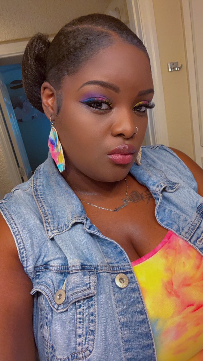 I’m Officially 29 and it’s feel like it’s time for CHANGE. 😘 #Nov12th 💕💕💕💕