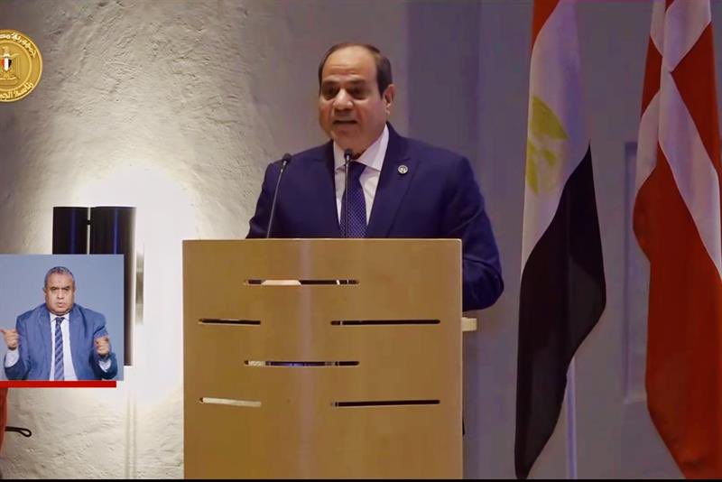 SagdaRR99's tweet photo. At the Copenhagen Economic Conference, El-Sisi extends an invitation to Danish investors to construct projects in Egypt. #ProjectsinEgypt https://t.co/6MpHeO4zCs