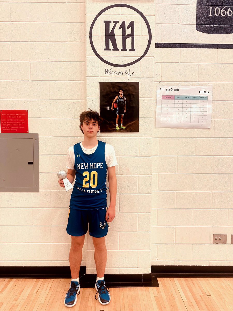 PotomacBlue's tweet photo. Game #5 of The 3rd Annual Kyle Honore Tip-Off @ The Pit
New Hope Academy 67
Washington Leadership Academy 52
Patrick Brodigne 16 pts - Game 5 MVP
#wegotyou Kh✌🏾#kh11 #kylehonoretipoff https://t.co/xMRJGd563Y