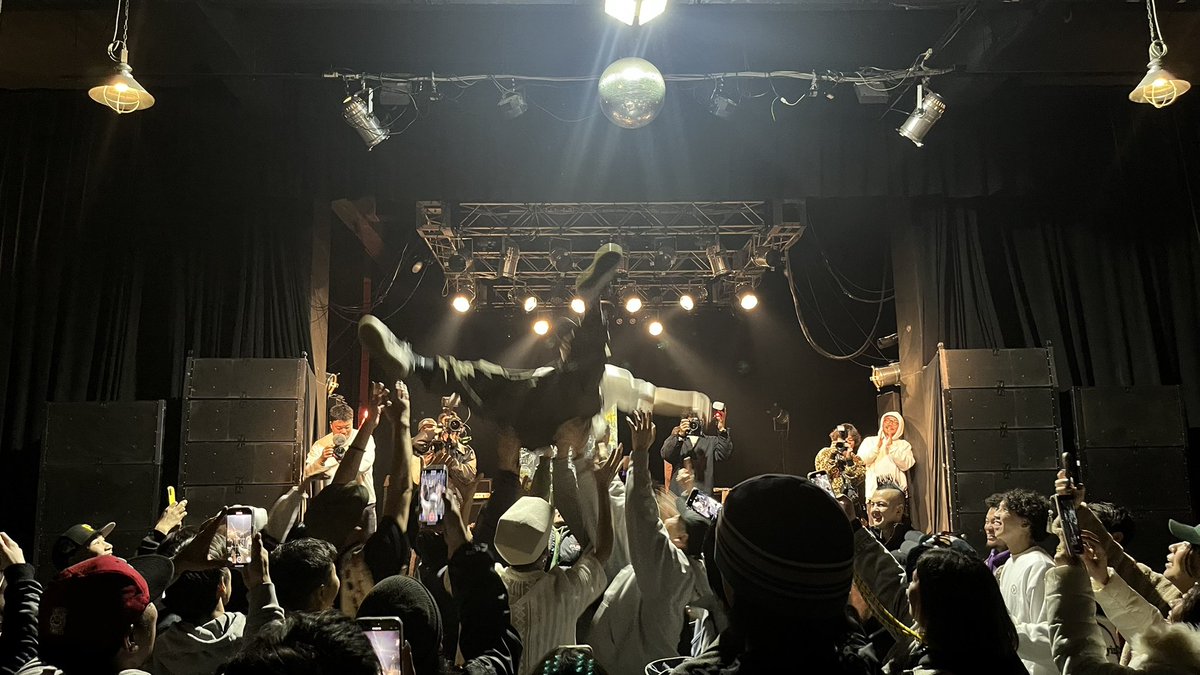 gssn06's tweet photo. 5時間以上にわたるロングライブ最高やったなー🔥
もうライブ見れへんと思ってたニンジャモブ見れて嬉しかったー😊
来年も忍者祭やってほしいなー🥷

#デジタルニンジャの信者 https://t.co/ioKlzydACF