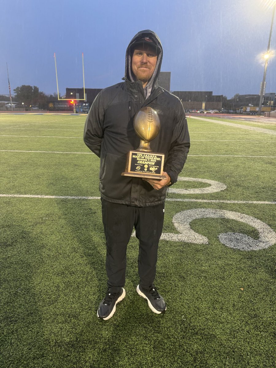 Michael Landers (@ncbulldogsad) on Twitter photo 2024 Heart of Texas Bowl Champion head coach and the leader of the DawgPound <a href="/coachryantaylor/">Ryan Taylor</a> Leads Navarro to a 9-2 record (7 straight) and a Top 5 NJCAA finish with a SWJCFC championship as well. #WinnersWin <a href="/NCDAWGPOUND/">Navarro Football</a> <a href="/NavarroSports/">NavarroSports</a> 2024 Heart of Texas Bowl Champion head coach and the leader of the DawgPound <a href="/coachryantaylor/">Ryan Taylor</a> Leads Navarro to a 9-2 record (7 straight) and a Top 5 NJCAA finish with a SWJCFC championship as well. #WinnersWin <a href="/NCDAWGPOUND/">Navarro Football</a> <a href="/NavarroSports/">NavarroSports</a> 
