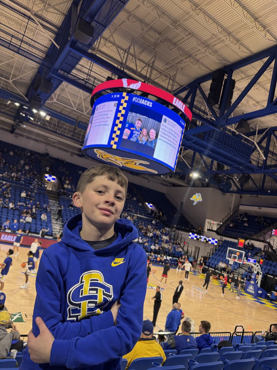 jtdreesen's tweet photo. Football win, now some hoops #GoJacks https://t.co/GdSWjMz2Yh