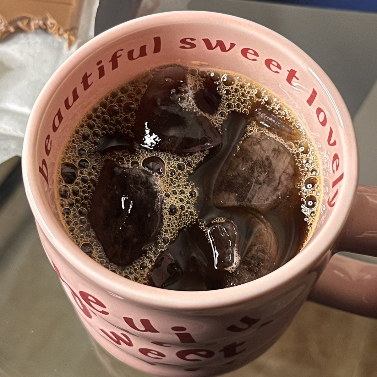 الروُح تتَبع أُنسّها. 
القهوة🤎