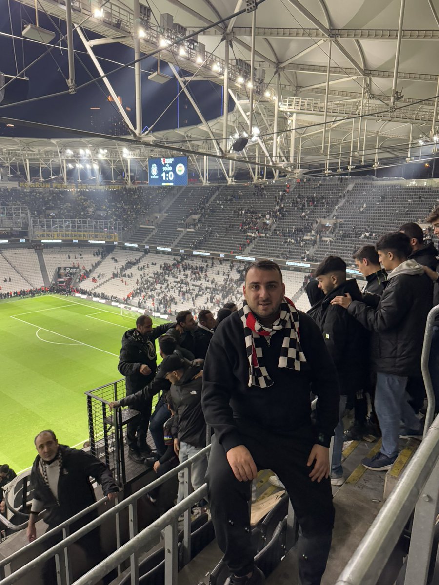 3noktaaa's tweet photo. Sen bize bakma şanlı Beşiktaş sen neredeysen biz oradayız… https://t.co/AdAygSdvc5