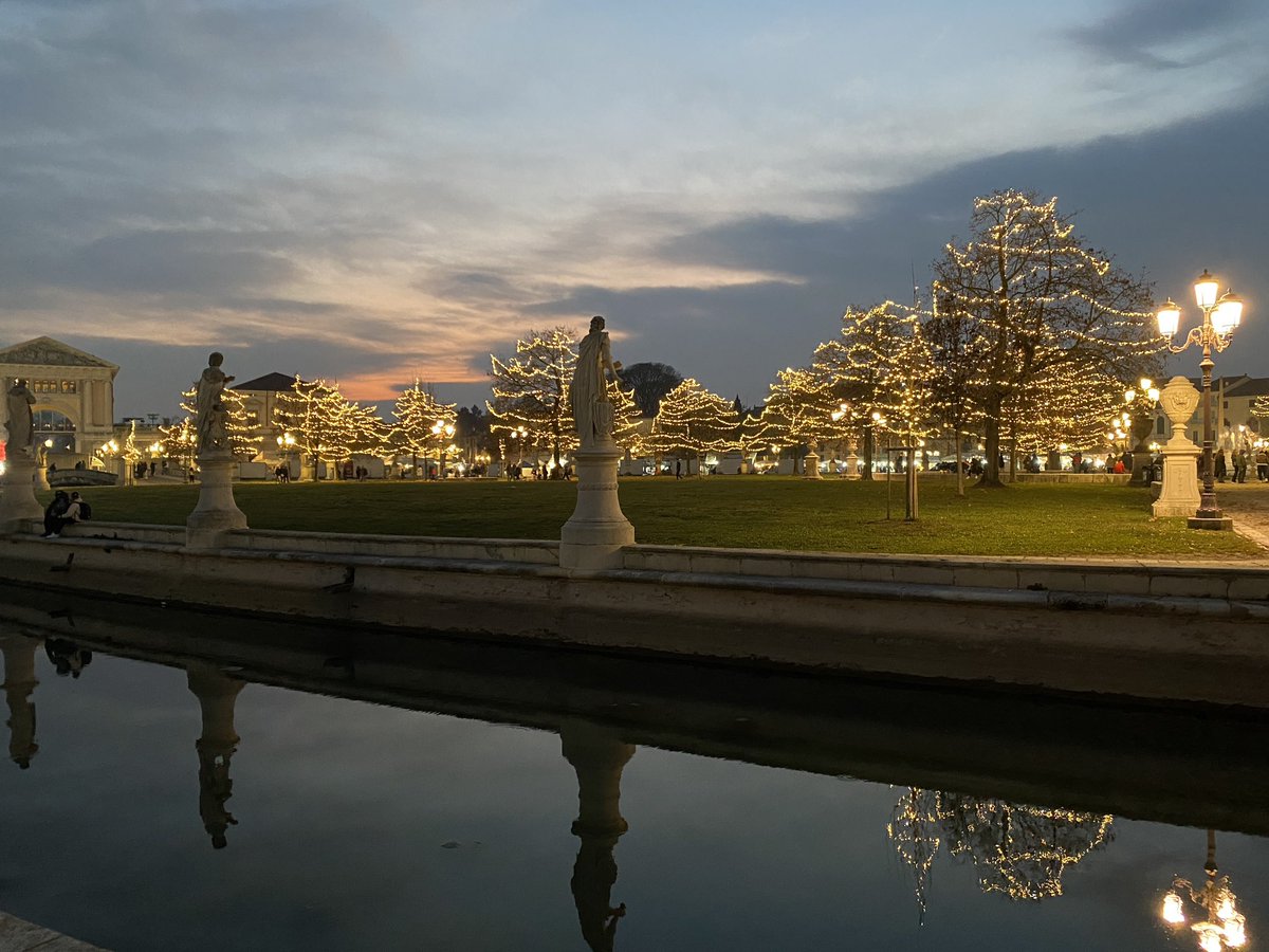 massimiliano furini (@maxfurini) on Twitter photo Prato della Valle. 7 dicembre 2024 #fotografia #travel #travelphotography #paesaggio #Padova <a href="/TurismoVeneto/">Visit Veneto</a> Prato della Valle. 7 dicembre 2024 #fotografia #travel #travelphotography #paesaggio #Padova <a href="/TurismoVeneto/">Visit Veneto</a>
