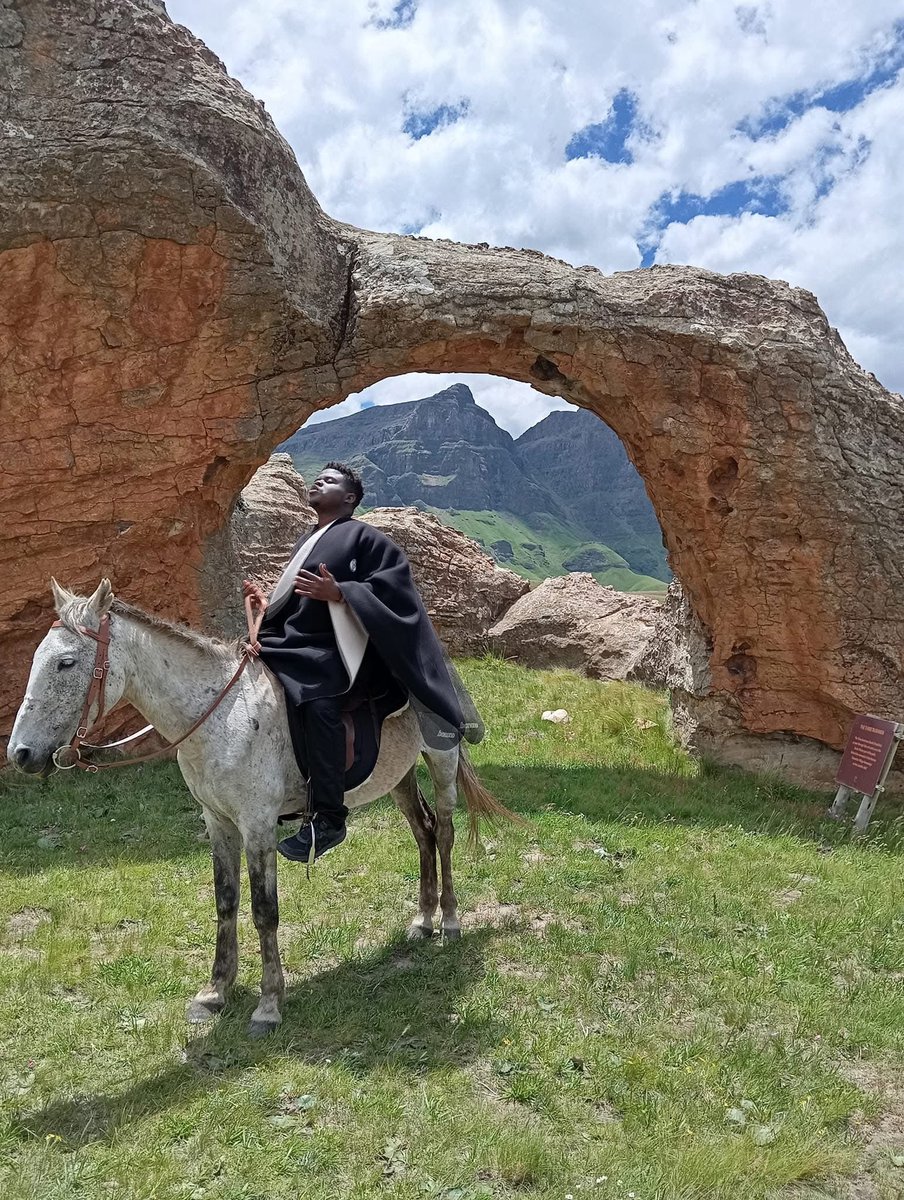Motlatsi_RC's tweet photo. The man Wodemaya have experienced the elevation... he have answered the call when we say Visit Lesotho 🇱🇸 

By his words he said
 "The Entire Country of Lesotho needs to be Declared as a Natural Wonder Of The World 🇱🇸💙🇱🇸What a magical mountainous beautiful country!"

By that I still call all who love nature to visit my tiny mountain kingdom