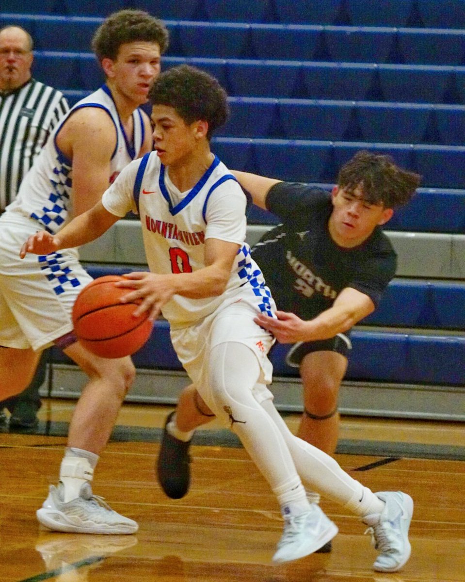 swvalley's tweet image. 2024 MasterCraft Electric Tip-Off Classic Game 1
@AMHSsports 76
@KitsapNorth 57

@GameTimeEvents