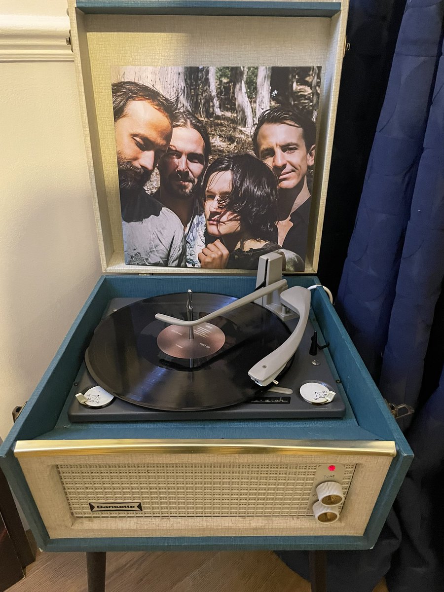GordonMaw's tweet photo. Now playing, Big Thief - Two Hands. https://t.co/Xqg1a1MqjJ