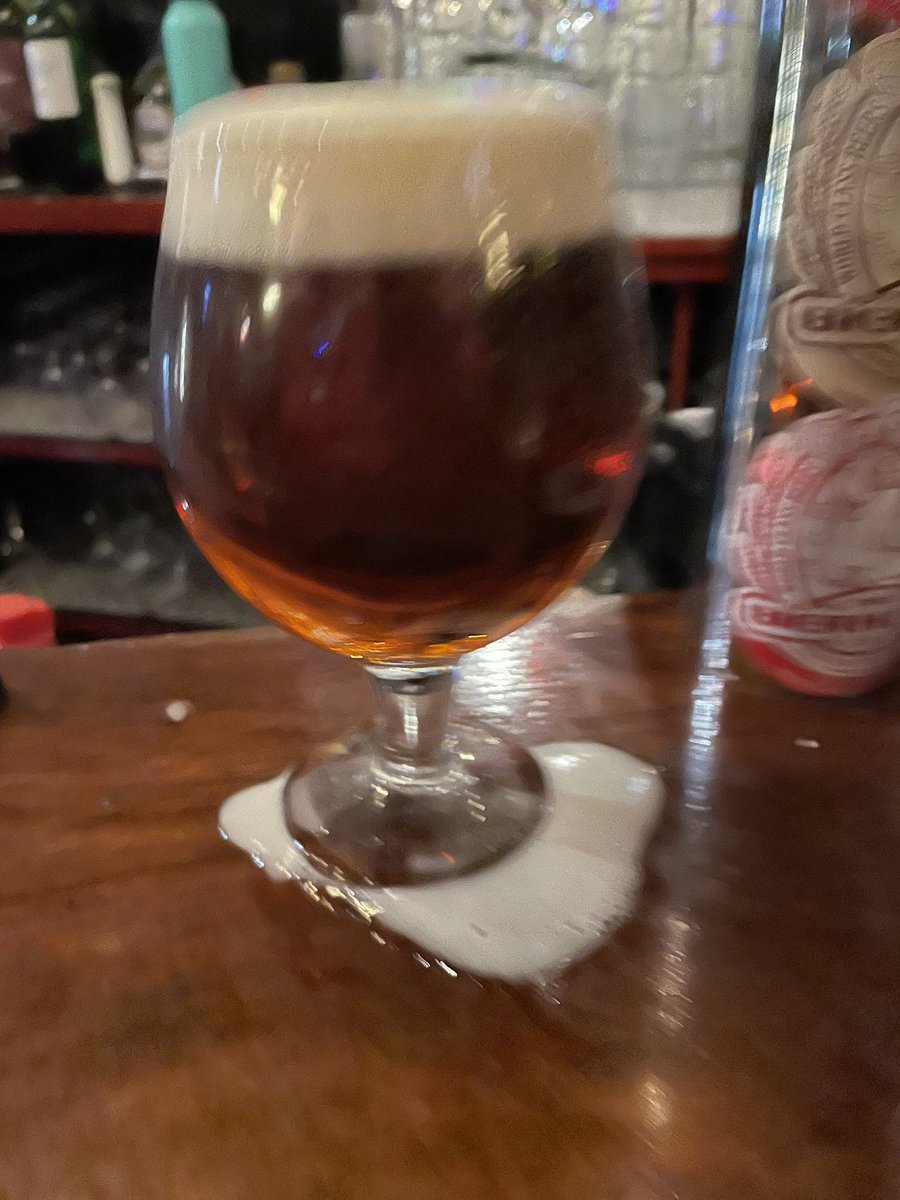 j_k357's tweet photo. A lovely post Xmas shopping evening in @BierhausCork corks #beertemple with the stunning oseberg from @LoughGillBrewer for #stouturday and a lovely #hopsicle @twosidesbrewco collab and a couple of @SierraNevada quintessential Christmas beer #celebration to finish. https://t.co/VcfX06YW88