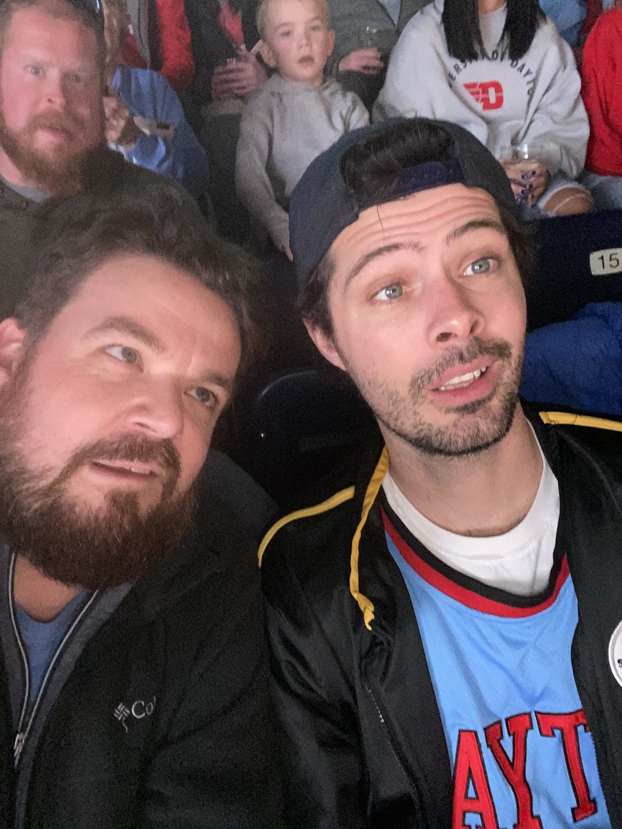 itsprettychill's tweet photo. #Dayton6th Go Flyers! #DingusBrothers https://t.co/nhVuIQZghl