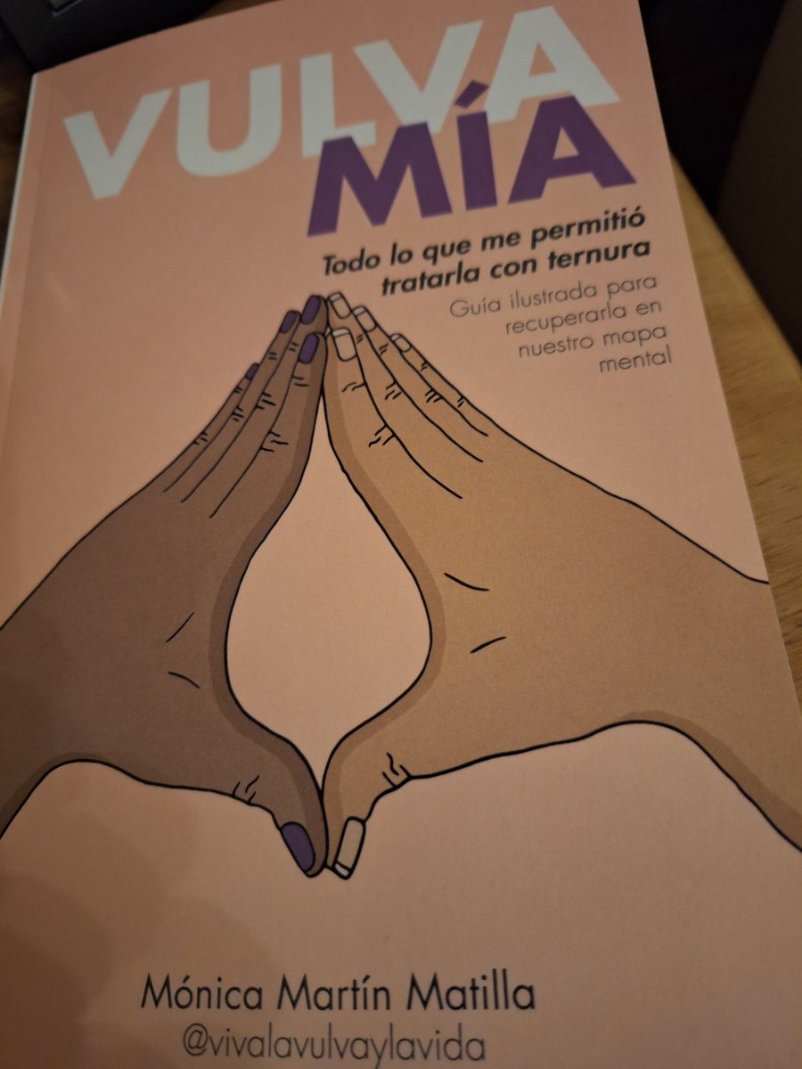btomas_'s tweet photo. @Eva_mar_asecas Yo me estoy terminando este libro. Maravilloso. https://t.co/0QxVLCo1g3