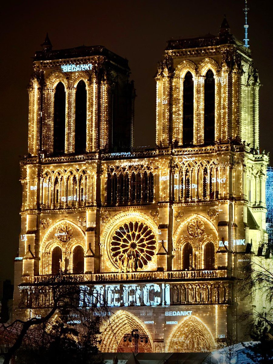 eciotti's tweet photo. La France célèbre ce soir à Notre Dame une part de son éternité forgée dans ses racines chrétiennes.

Le monde entier contemple la résurrection de l’une des plus belles cathédrales de l’humanité.

L'influence et les valeurs du christianisme, qui ont façonné notre culture, nos coutumes et notre identité collective sont  plus que jamais vivantes ! 

Nous célébrons la France mais aussi l’excellence de notre artisanat et une prouesse humaine inégalée ! Merci à tous les  pompiers, bâtisseurs et artisans qui ont rendu un tel exploit possible.  

Ce soir la France est grande, belle et éternelle