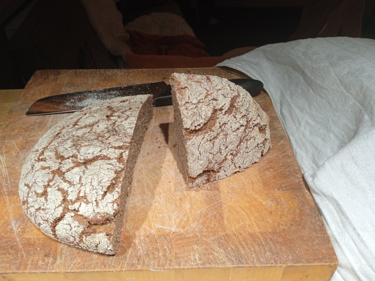 Kosilkka lopetti rusileivän tekemisen, vaan ei hätää: <a href="/LauriMehtatalo/">Lauri Mehtätalo</a> leipoi ja toi maakunnan parasta! Taapero, 1 v. ja 4 kk, ryhtyi maistettuaan spontaanisti ylistämään: " Nam!" #eipystylopettamaan