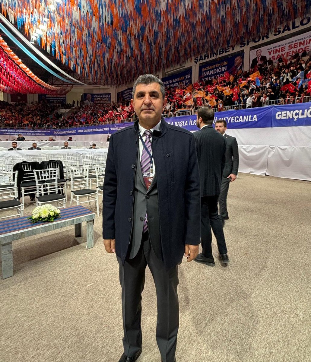 DMustafaErdogan's tweet photo. 📍Gaziantep

Cumhurbaşkanımız ve Genel Başkanımız Sn. Recep Tayyip ERDOĞAN’ın teşrifleriyle gerekleşen Gaziantep 8. Olağan İl Kongresine, MKYK Üyemiz Sn. Orhan KARASAYAR ile katılım sağladık.

İl Başkanımız Sayın Fatih Muhaddis FEDAİOĞLU ve yönetimini yürekten kutluyorum. https://t.co/IKn4k8rmHm