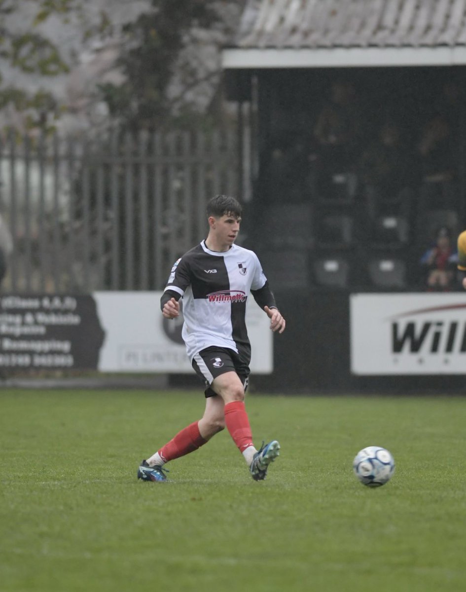 Mallet_AFC's tweet photo. ℂ𝕒𝕝𝕝𝕦𝕞 𝔾𝕠𝕦𝕝𝕕 𝔻𝕖𝕡𝕒𝕣𝕥𝕤

Gouldy joins @FromeTownFC 

The club would like to thank Gouldy for everything he’s done for the club, always gave everything in a Mallet shirt and played a huge roll in last years Les Phillips campaign🏆

You’re always welcome home Gouldy https://t.co/pzJqttVras