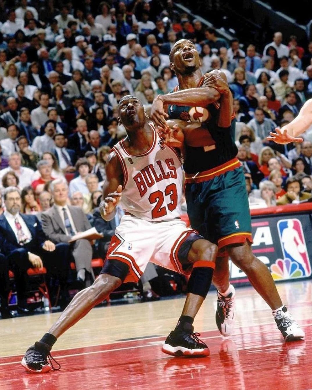 Jordan 11 pe low hotsell