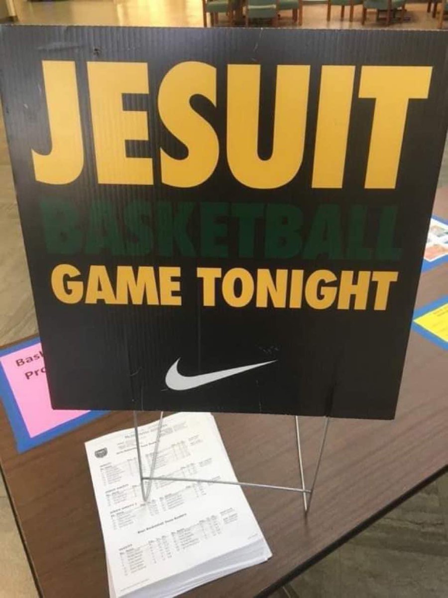 originaljlow20's tweet photo. #jesuithoops https://t.co/cGEyFZCJUI