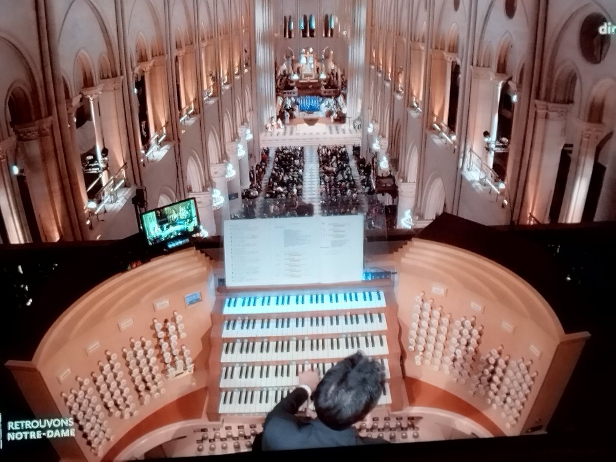 Lapinou7677's tweet photo. On n'aimerait pas se retrouver dans la cathédrale en ce moment. Devant la télé et mes oreilles saignent et c'est interminable.😱
Un véritable attentat sonore avec DJ Accouphène en réveilleur de l'orgue de #NotreDameDeParis #Vacarme #OrgueOrgueilEtChatiments #RetrouvonsNotreDame https://t.co/DxPpUB0jq0