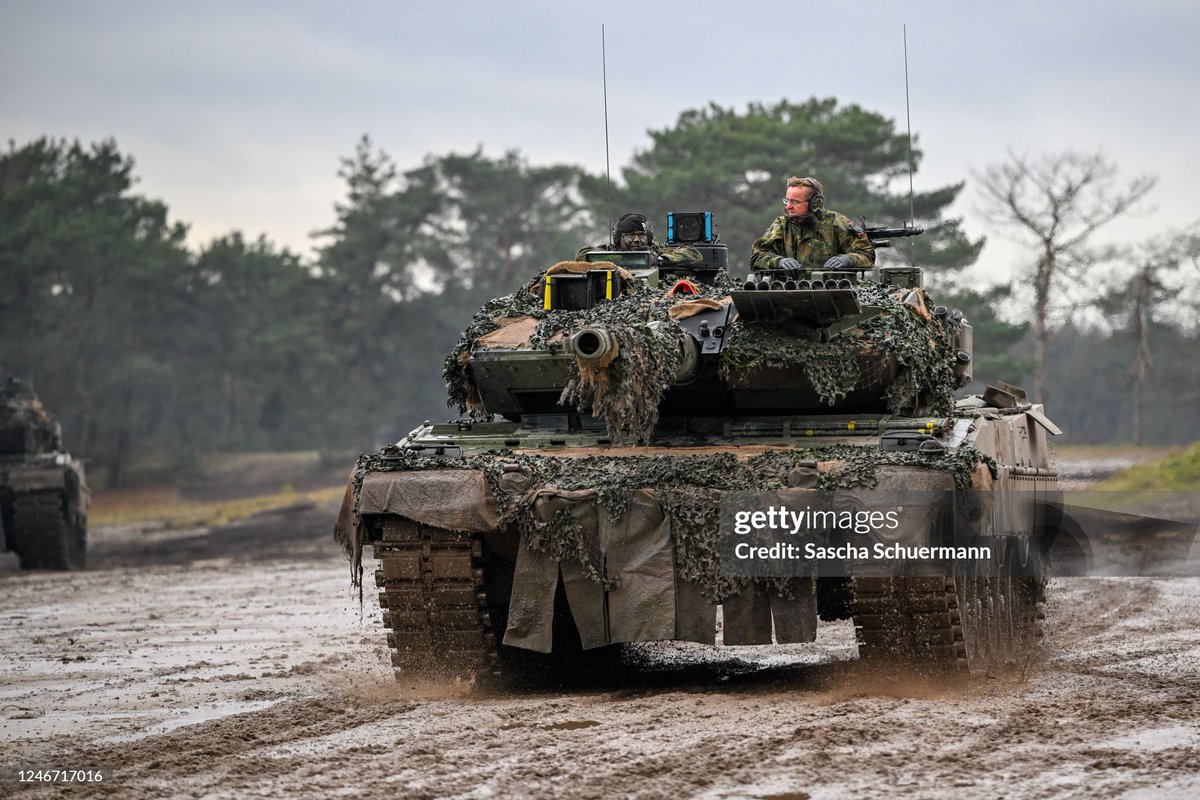 "El tanque Leopard 2 es uno de los más avanzados del mundo. Usado por Múltiples ejércitos, combina alta movilidad, potencia de fuego y protección. ¿Sabías que su blindaje puede resistir ataques de armas antitanque? 🚜💥 #Leopard2 #FuerzasArmadas #TecnologíaMilitar"