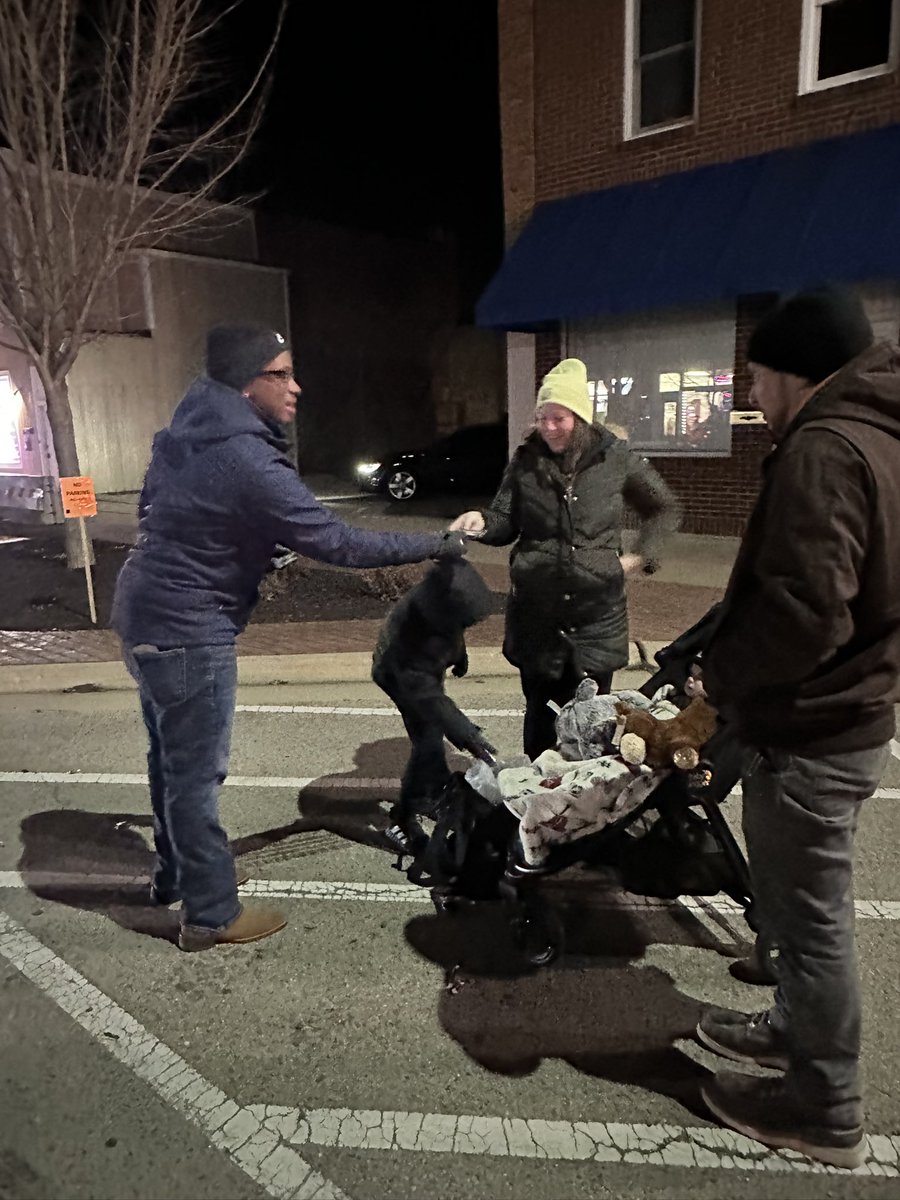 JerrySimmonsIL's tweet photo. Another great night in the district as we braved the cold weather while walking in the Annual Belvidere Hometown Christmas Light Up Parade. It was nice to meet so many amazing people and enjoy the Christmas spirit. 

#ForTheFuture
https://t.co/EufcHGfsMm https://t.co/XHSe8fZ0b0