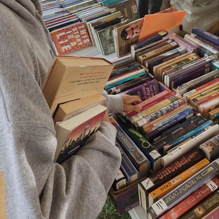 BookTasters's tweet photo. "The world belongs to those who read." https://t.co/oL50ikbCjB