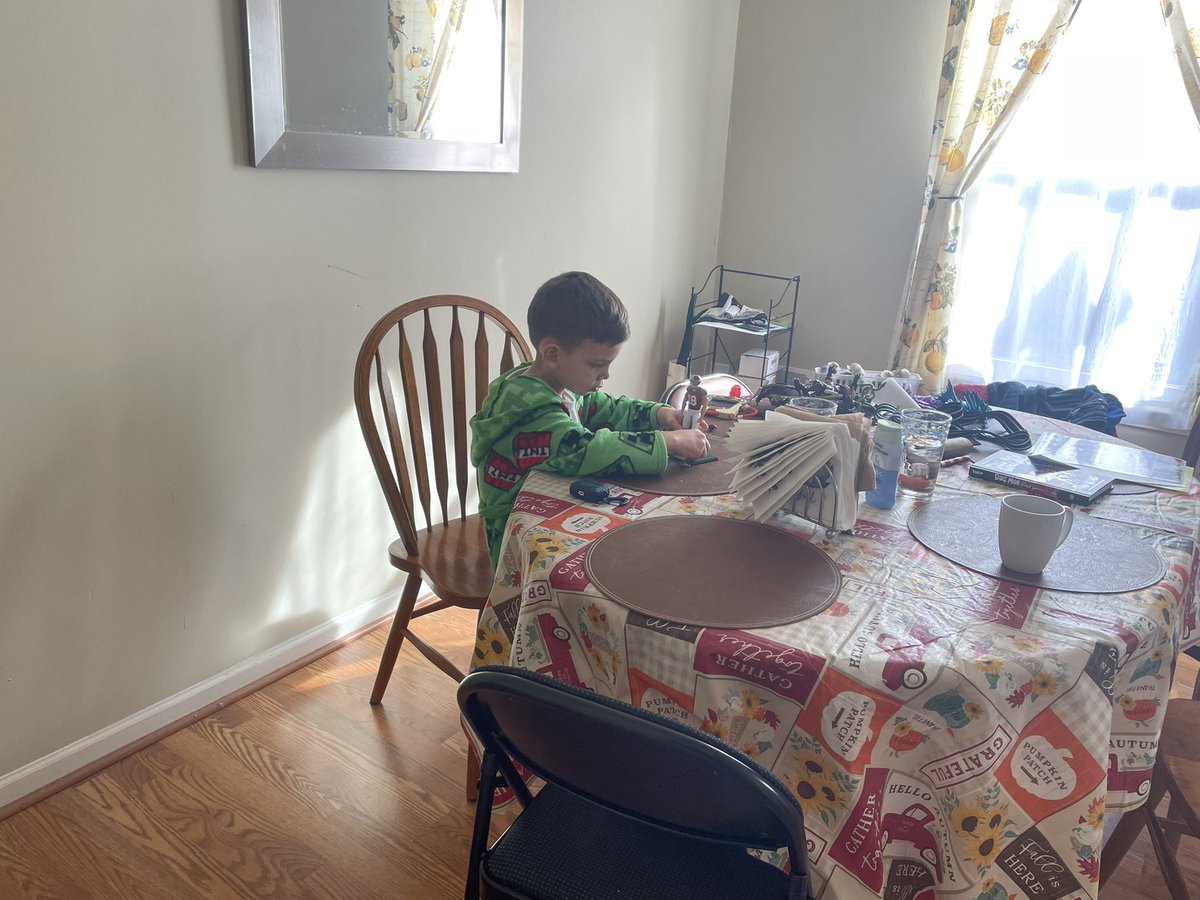 WrenchNato's tweet photo. Someone got up early and saw my new football figure from @Collegiatelegnd and couldn’t keep his little hands off. He wants one for Christmas so I had to get one immediately! #collegiatelegends #alabama #crimsontide #harvingerstudios https://t.co/BZBMsu56Lg