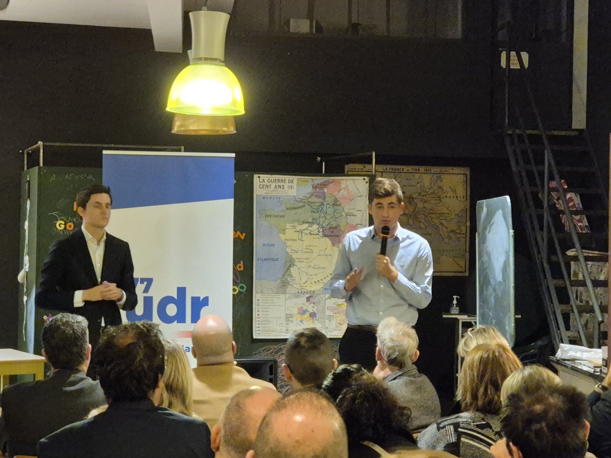 Présent ce soir à la réunion d'inauguration de la fédération UDR de Seine-et-Marne. 
Félicitation à @theomichel75  délégué UDR 77 pour cette salle comble et merci à <a href="/GuilhemCarayon/">Guilhem Carayon</a> vice président délégué de l'UDR pour sa présence.