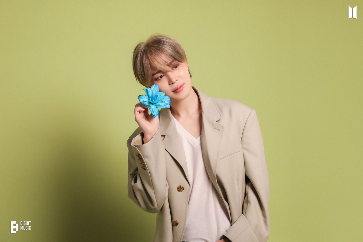 BTSbulletpr0of7's tweet photo. LIKE CRAZY, alcançou o 8°LUGAR no ranking. #GlobalTopKPopSongsOfTheYear Colocando o jimin como o ÚNICO K-solista a ter 2 músicas na parada das cidades dos EUA e ÚNICO a conquistar um lugar na lista de #TopTracks do #Spotify https://t.co/khkI5xVdCZ