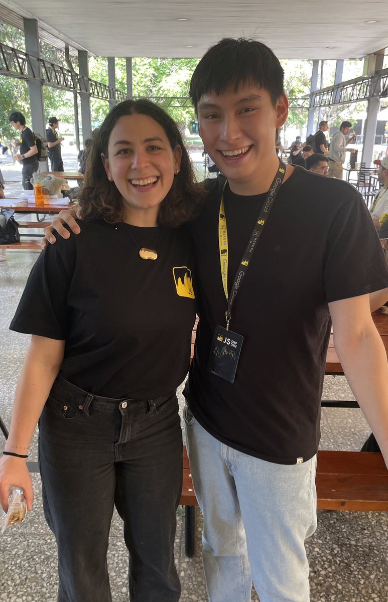 heismauri's tweet image. So happy to have met @ritakozlov_ at @jsconfcl #jsconfcl 🤍🤍