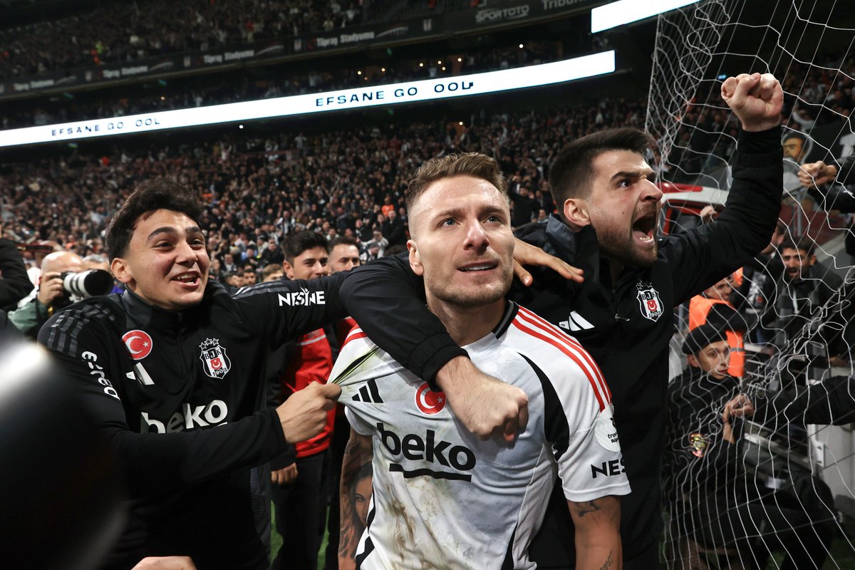 Ersin, mutlu. 😂