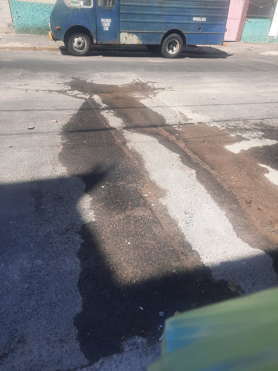 blue_demon_mx's tweet photo. @SacmexC buena tarde quiero reportar una fuga de agua en mi calle, es norte 80 entre oriente 85 y oriente 87, colonia nueva Tenochtitlan.
Lleva como unos 4 días, cada día sale más agua. https://t.co/juLliOcvMc