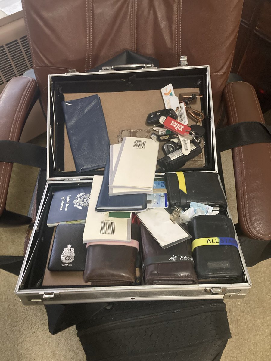 DollSchatz's tweet photo. @schatzy145 Michael keep you “piece” 
The “#greybox is important  “fight or ✈️ flight mode @Strike  em good job ❤️#ldstetrisfriend I protect everyone from Sept 10, 2018 bad company work for! I think you’re correct ☑️👽🫡 https://t.co/EQySzDOmrt